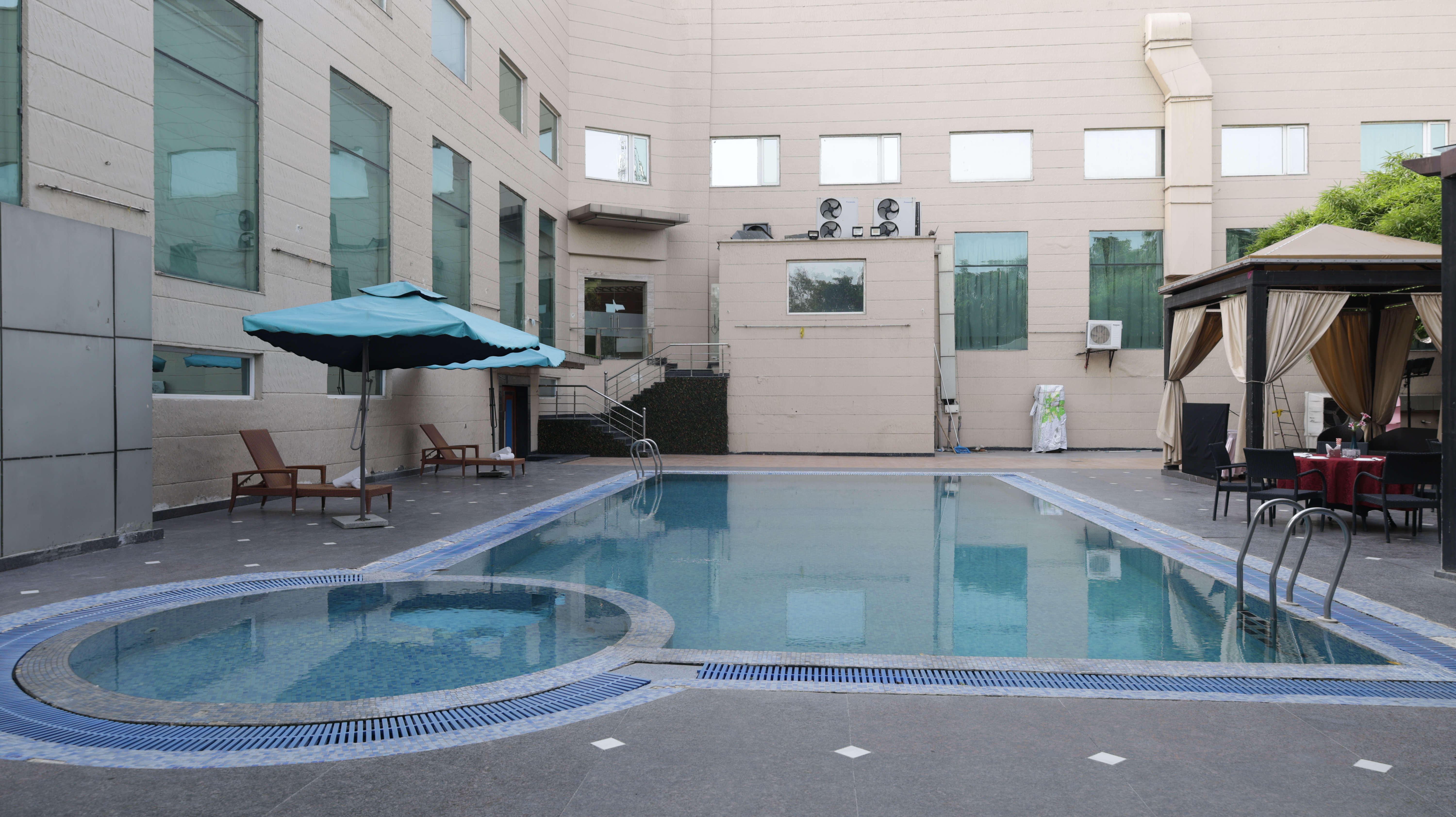 Pool View 1